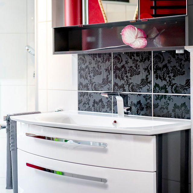 Klassische oder extravagante Badlösungen im Bäderstudio von WKS Saalfeld - Wärme-, Klima- & Sanitärtechnik in Thüringen