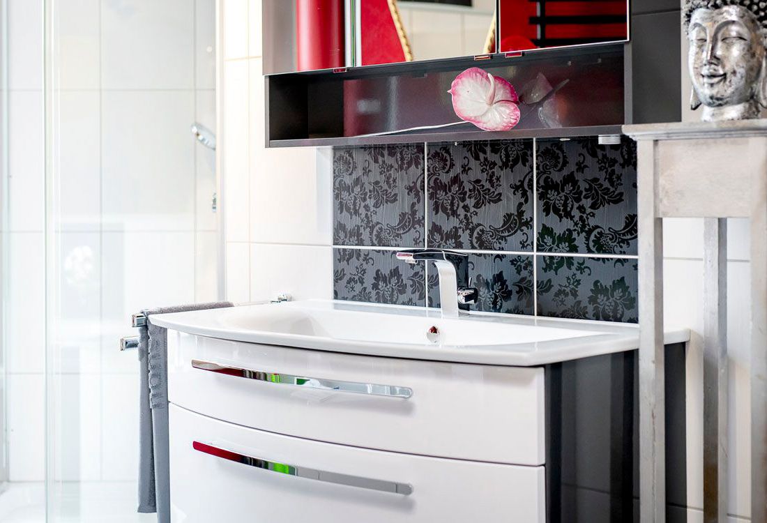 Klassische oder extravagante Badlösungen im Bäderstudio von WKS Saalfeld - Wärme-, Klima- & Sanitärtechnik in Thüringen